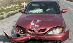 Konya'da trafik kazası: Kaldırıma çarpan otomobil 5 kişinin yaralanmasına neden oldu