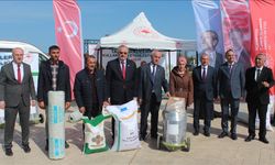 Samsun'da çiftçilere sera naylonu, tohum ve süt sağım makinesi dağıtıldı