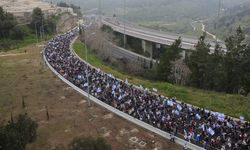 İsrail’de binlerce gösterici Kudüs’teki Başbakanlık Konutu’na yürüdü
