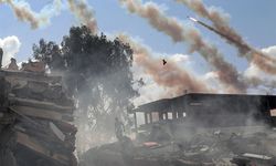İsrail Gazze'deki toplu mezarları bombaladı