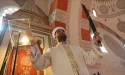 Edirne Eski Cami'de imamlar 6 asırdır hutbelere kılıçla çıkıyor