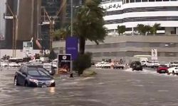 Şiddetli yağışlar sonrası Dubai sular altında kaldı-İzle