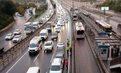 İstanbul'da yağışlı havanın da etkisiyle trafik yoğunluğu