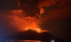 Endonezya'da yanardağ patlaması: 29 Nisan'a kadar acil durum ilan edildi