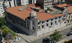 İzmir'in tarihi Kardiçalı Han'ı 1 Milyar TL'yi Aşkın Fiyatla Satışta