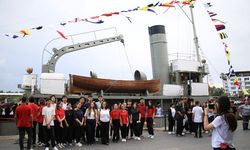 TCG Nusret Müze Gemisi Mersin'de ziyaretçilerini bekliyor