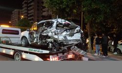 Manisa'da minibüsle çarpışan otomobilin sürücüsü öldü