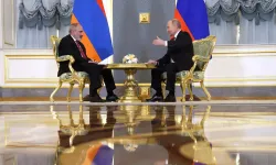 Putin ve Paşinyan, bazı Ermeni bölgelerinden Rus askerlerinin çekilmesi konusunda anlaştı