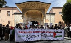 İstanbul'da üniversite öğrencileri İsrail'in Gazze'ye yönelik saldırılarını protesto etti