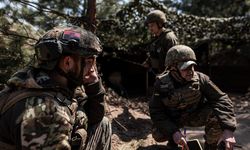 Ukrayna askerlerinden Rus siperlerine baskın-İzle