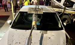 Trabzon'da 2 otomobilin üstüne düşen hafif ticari araçtaki 2 kişi yaralandı