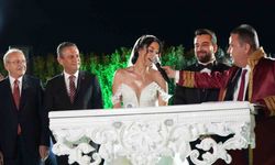 CHP lideri Özgür Özel ve Kılıçdaroğlu Antalya’da nikah şahidi oldu