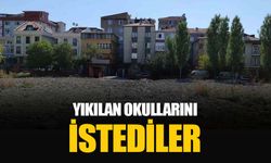 Bahçelievler’deki öğrenci ve veliler yıkılan okulun yeniden yapılmasını istedi