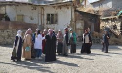 Hakkari'de sağlık ekipleri, erken teşhisle hayat kurtarmak için köy köy dolaşıyor