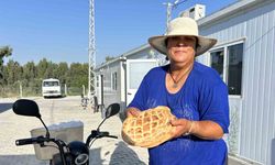 Hataylı depremzede anne ekmekğini ekmekten kazanıyor