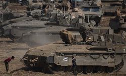 İsrail askerleri tank ve zırhlı araçlarla Lübnan topraklarını ihlal etti