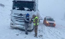 Kar nedeniyle kara yollarında mahsur kalan 600 kişi Gümüşhane'de misafir edildi