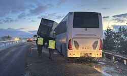 Yolcu otobüsünün de karıştığı trafik kazasında 30 kişi yaralandı