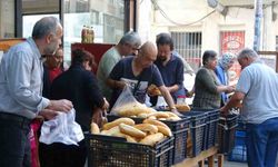 Mersin’de 4 liralık ekmek izdihama neden oluyor