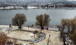 İzmir'in turizm merkezleri Bozdağ ve Gölcük beyaza büründü