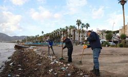 Marmaris’te fırtına sonrası sahil temizlendi