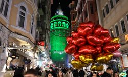 Galata Kulesi yeşile büründü