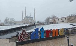 Edirne’de kar yağışı 4. gününde etkisini sürdürüyor