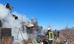 Karaman’da depo yangınında büyük çapta maddi hasar oluştu