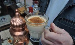 Salep soğuk havalarda hem eli hem de içi ısıtıyor