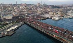 Gazze için binlerce kişi Galata Köprüsü’ne akın etti