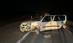 İstanbul istikametine giden otomobil Anadolu Otoyolu'nda bariyere çarptı
