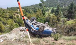 Burdur Gölhisar’da otomobil şarampole uçtu