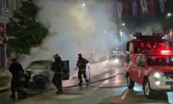 Çerkezköy'de kontağı çevrilen otomobil patlamalarla yanmaya başladı