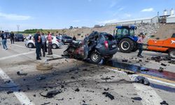 Elazığ’da feci kazada otomobil hurdaya döndü tır şarampole uçtu: 1 ölü 2 yaralı