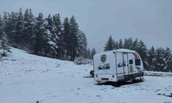 Erzurum Oltu'da mayıs ayında yağan kar dağları beyaza bürüdü