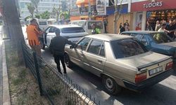 Manavgat'ta ehliyetsiz ve alkollü sürücü 2 günlük son model cipe çarptı