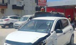 Manavgat’ta otomobil ile ticari araç çarpıştı: 1 yaralı