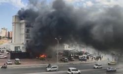 Mersin’de feci yangın: Patlama sesleri ile alevler yükseldi