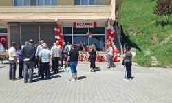 Pülümür’de yıllar sonra eczane açıldı