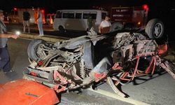 Sultanhisar'da takla otomobil kağıt gibi ezildi