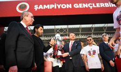 Süper Lig’e yükselen Gençlerbirliği kupasını aldı