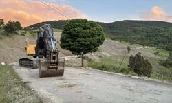 Karabük'te heyelan: Şenler köyünün yolu kapandı