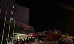 Alanya'da otelde yangın paniği: Yüzlerce turist tahliye edildi