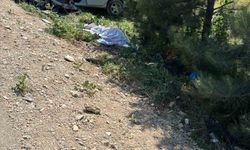 Isparta'da beton bloğa çarpan otomobil takla attı: Sürücüsü olay yerinde öldü