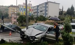Karabük’te iki otomobilin çarpıştığı kazada 3 kişi yaralandı