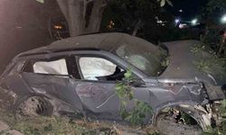 Karacabey'de hurdaya çıkan otomobilden yaralı kurtuldu