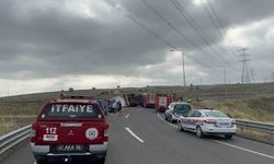 Kocaeli'de feci kaza: Gebze'de karpuz yüklü tır devrildi: 1 ölü 3 yaralı