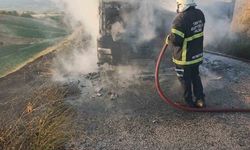 Suluova'da seyir halindeki beton mikseri cayır cayır yandı