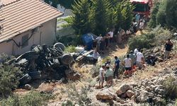 Antalya Kaş'ta uçuruma devrilen kamyondaki 2 kişi öldü