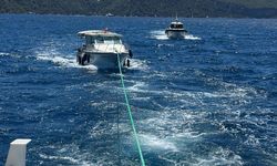 Fethiye açıklarında sürüklenen tekne kurtarıldı